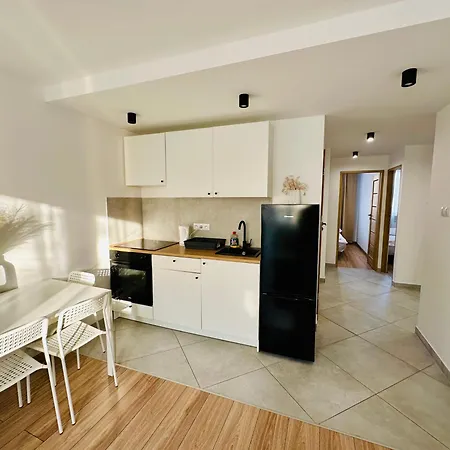Powstancow Apartment *